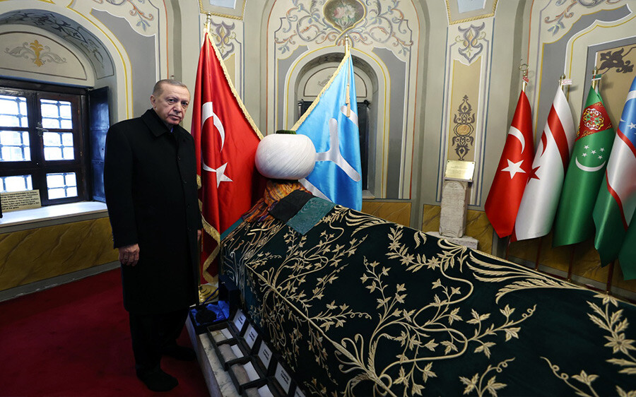 Cumhurbaşkanı Erdoğan, Ertuğrul Gazi Türbesi'ni ziyaret etti