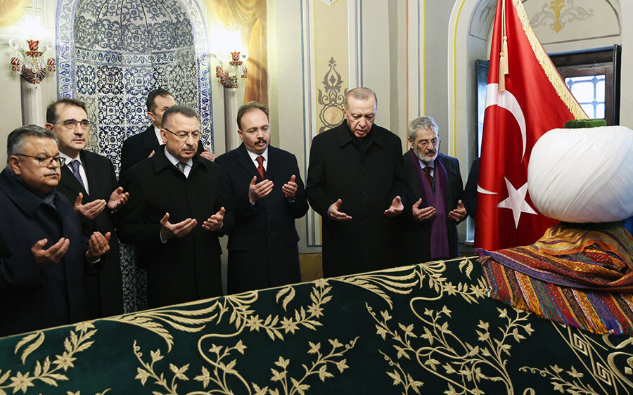 Cumhurbaşkanı Erdoğan, Ertuğrul Gazi Türbesi'ni ziyaret etti