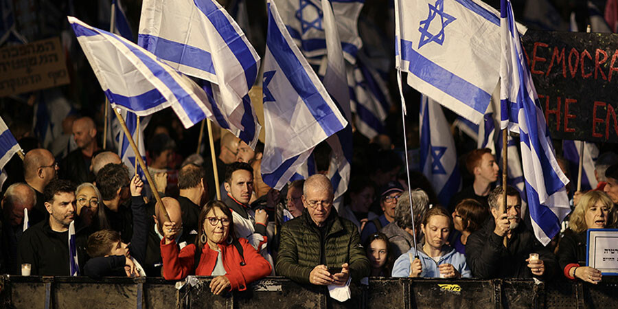 İsrail'de yargı düzenlemesine karşı kitlesel protesto! Binlerce kişi Netanyahu hükümetine karşı sokaklarda