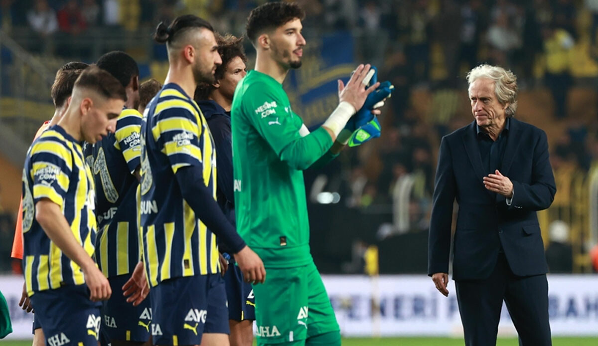 Fenerbahçe'de kritik dönem! Jorge Jesus kararını verdi: 7'si gidiyor, 1'i kalıyor... İşte o isimler