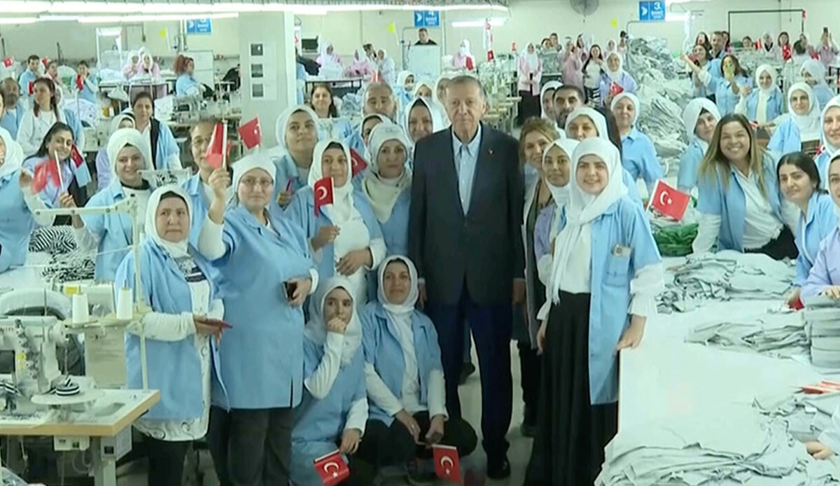 Cumhurbaşkanı Erdoğan&#039;dan Denizli&#039;de tekstil fabrikasına ziyaret