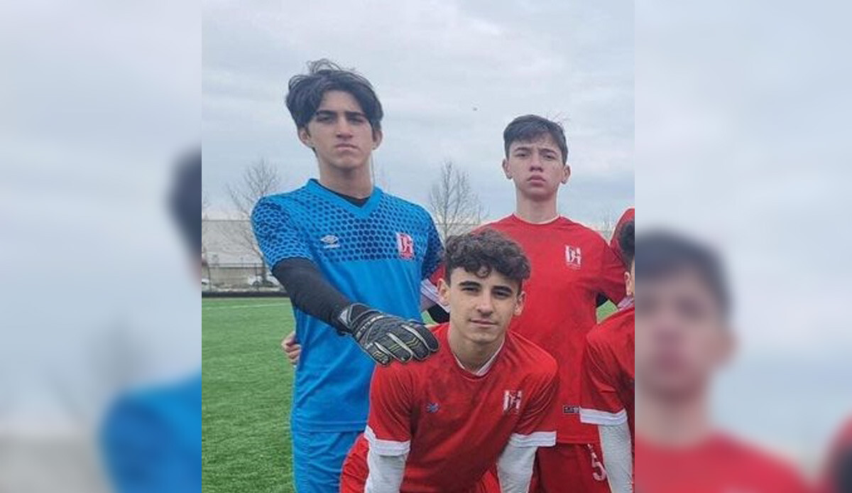 Balıkesirspor'un 15 yaş altı kalecisi Eren Mert Yıldızlı kafasına aldığı darbe sonucu yoğun bakımda Balıkesirspor'un 15 yaş altı kalecisi Eren Mert Yıldızlı kafasına aldığı darbe sonucu yoğun bakımda