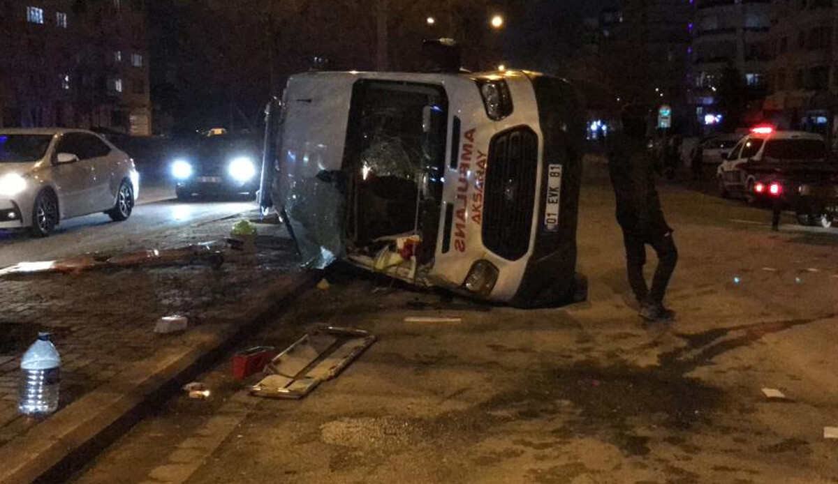 Konya'da feci kaza! Ambulans otomobille çarpıştı, çok sayıda yaralı var Konya'da feci kaza! Ambulans otomobille çarpıştı, çok sayıda yaralı var