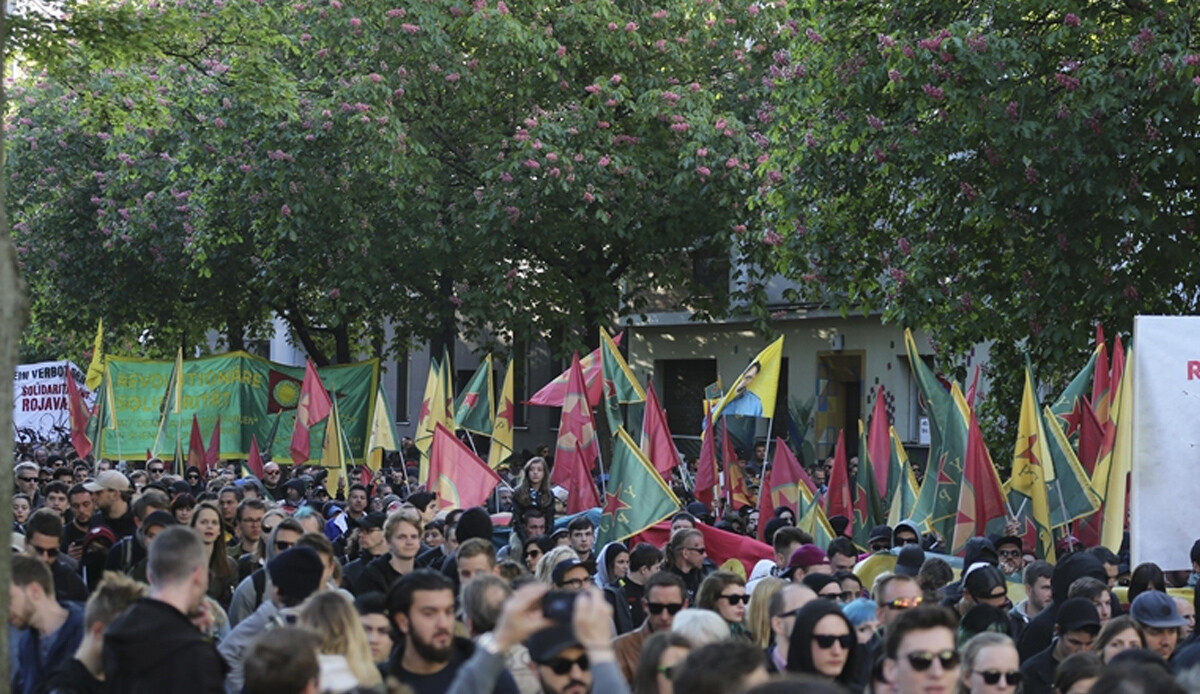 Batı&#039;nın ikiyüzlü demokrasisi! HDP ve destekçilerine yardım, AK Parti ve MHP&#039;ye engel...