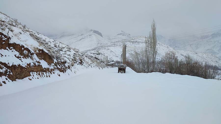 Adıyaman kar altında kaldı, bir çok yere ulaşım sağlanamıyor