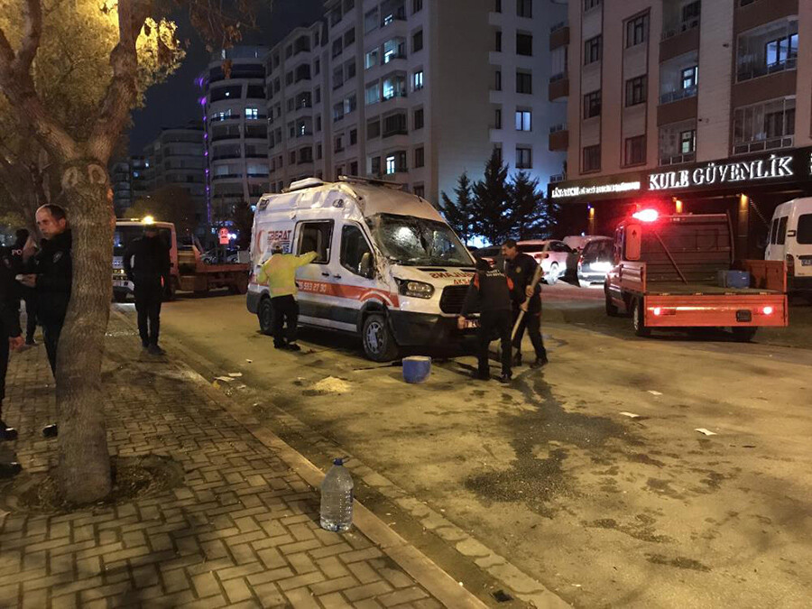 Konya'da feci kaza! Ambulans otomobille çarpıştı, çok sayıda yaralı var