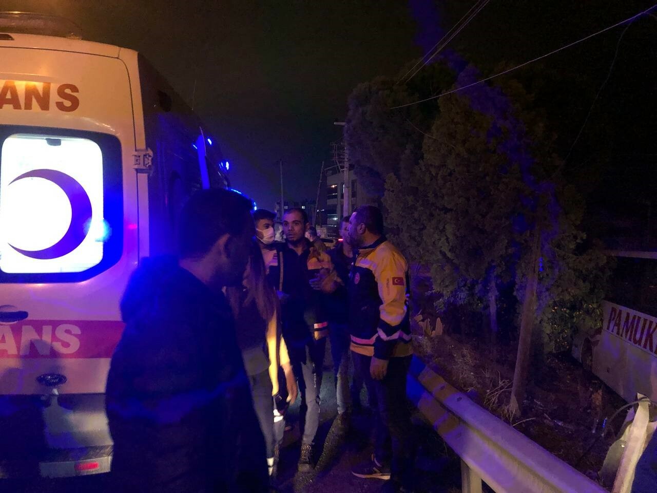 Manisa'da feci kaza! Yolcu otobüsü kamyonetle çarpıştı: 7 yaralı