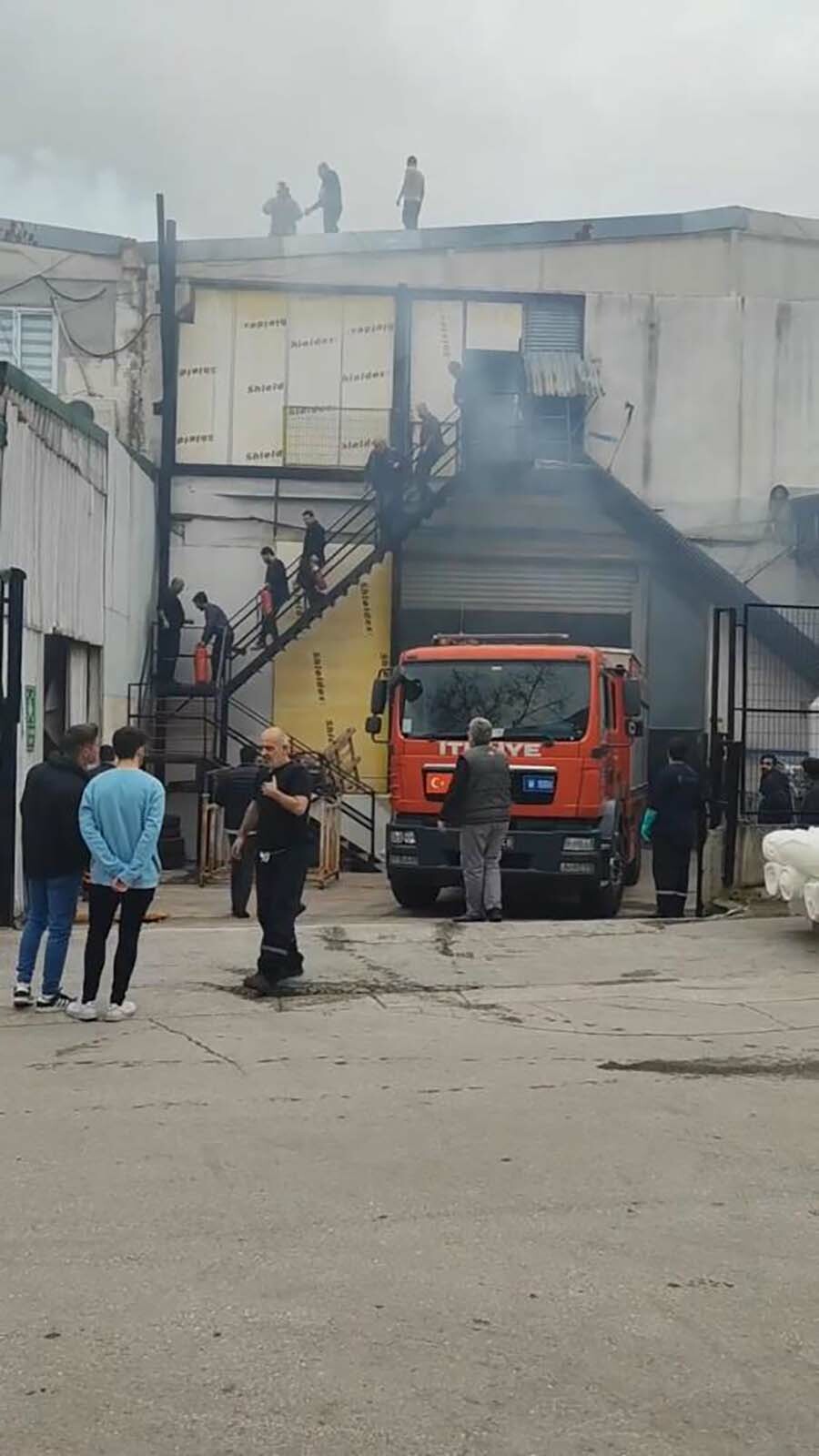 Bursa'da sıcak saatler! Çok sayıda ekip olay yerinde Bursa'da sıcak saatler! Çok sayıda ekip olay yerinde