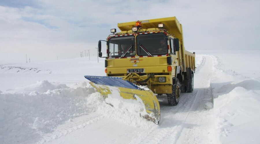 Doğu Anadolu kar altında kaldı: 237 yerleşim yerine ulaşım yok