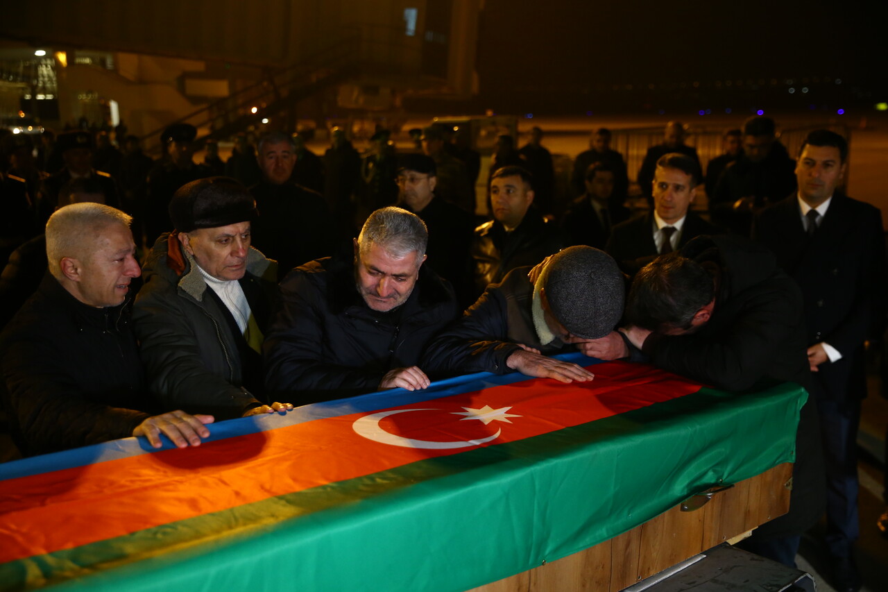Azerbaycan'ın Tahran Büyükelçiliğinin personeli tahliye edildi