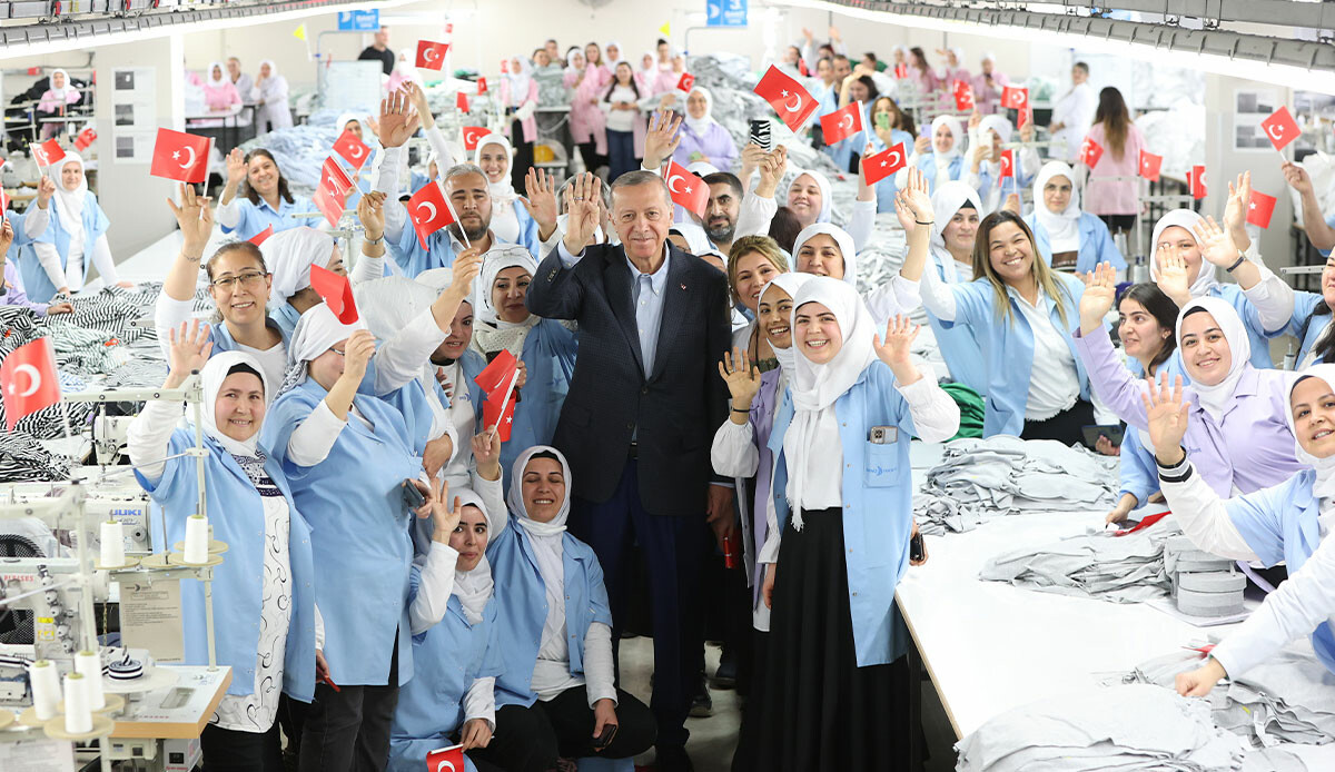 Cumhubaşkanı Erdoğan duyurdu: Kadın istihdamında Cumhuriyet rekoru kırdık Cumhubaşkanı Erdoğan duyurdu: Kadın istihdamında Cumhuriyet rekoru kırdık