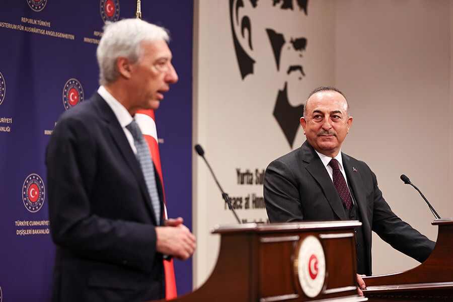 Bakan Çavuşoğlu açıkladı! Bir Avrupa ülkesi daha Baykar ile görüşmeye başladı: SİHA siparişi yolda