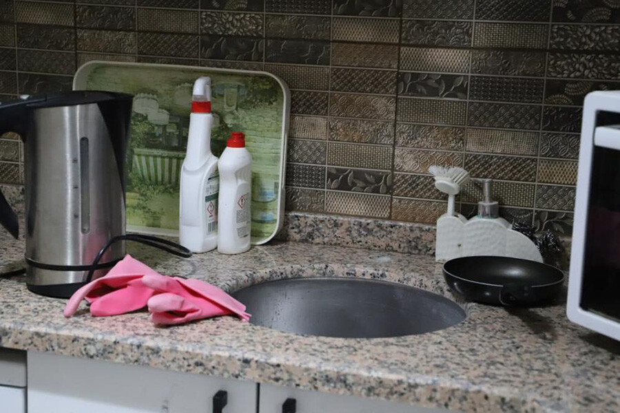 Hırsızlar girdiği binadaki 9 daireyi soyup kayıplara karıştı Hırsızlar girdiği binadaki 9 daireyi soyup kayıplara karıştı