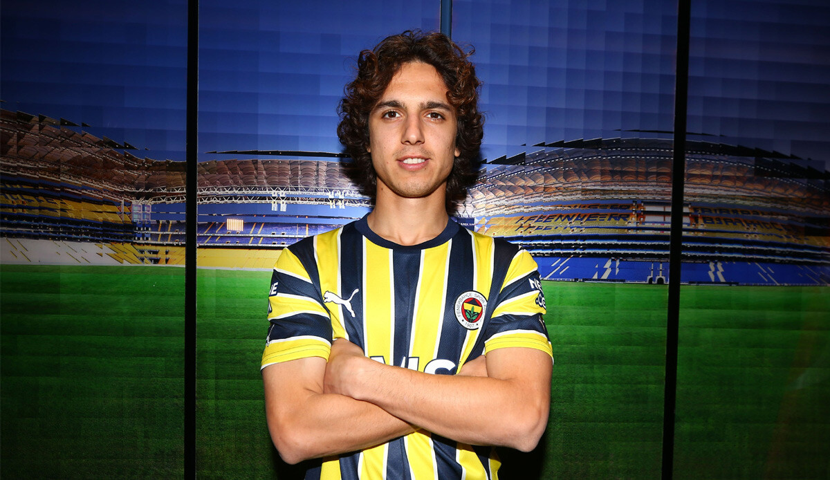 Fenerbahçe Emre Demir&#039;i açıkladı! Genç yetenek 4.5 yıllık sözleşme imzaladı