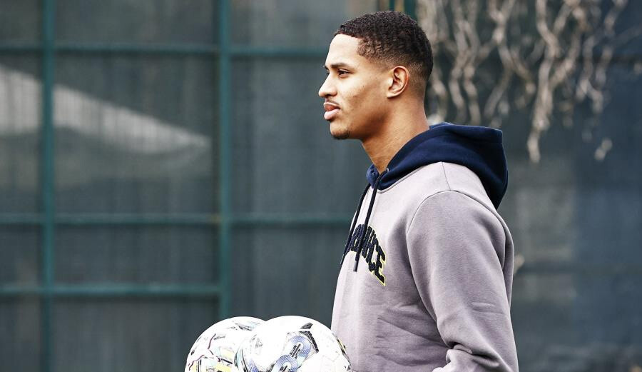 Jayden Oosterwolde: Fenerbahçe - Ümraniyespor maçında Arda Güler'e bayıldım Jayden Oosterwolde: Fenerbahçe - Ümraniyespor maçında Arda Güler'e bayıldım