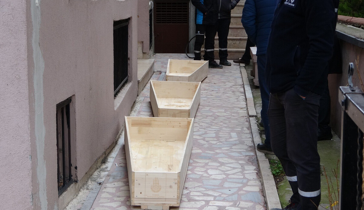 Son dakika: İstanbul Kartal'da bir evde anne ve 2 çocuğu ölü bulundu Son dakika: İstanbul Kartal'da bir evde anne ve 2 çocuğu ölü bulundu