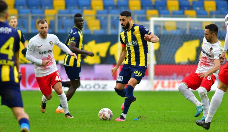 Tolga Ciğerci Hertha Berlin'e geri döndü! Ankaragücü'nden Bundesliga'ya... Tolga Ciğerci Hertha Berlin'e geri döndü! Ankaragücü'nden Bundesliga'ya...