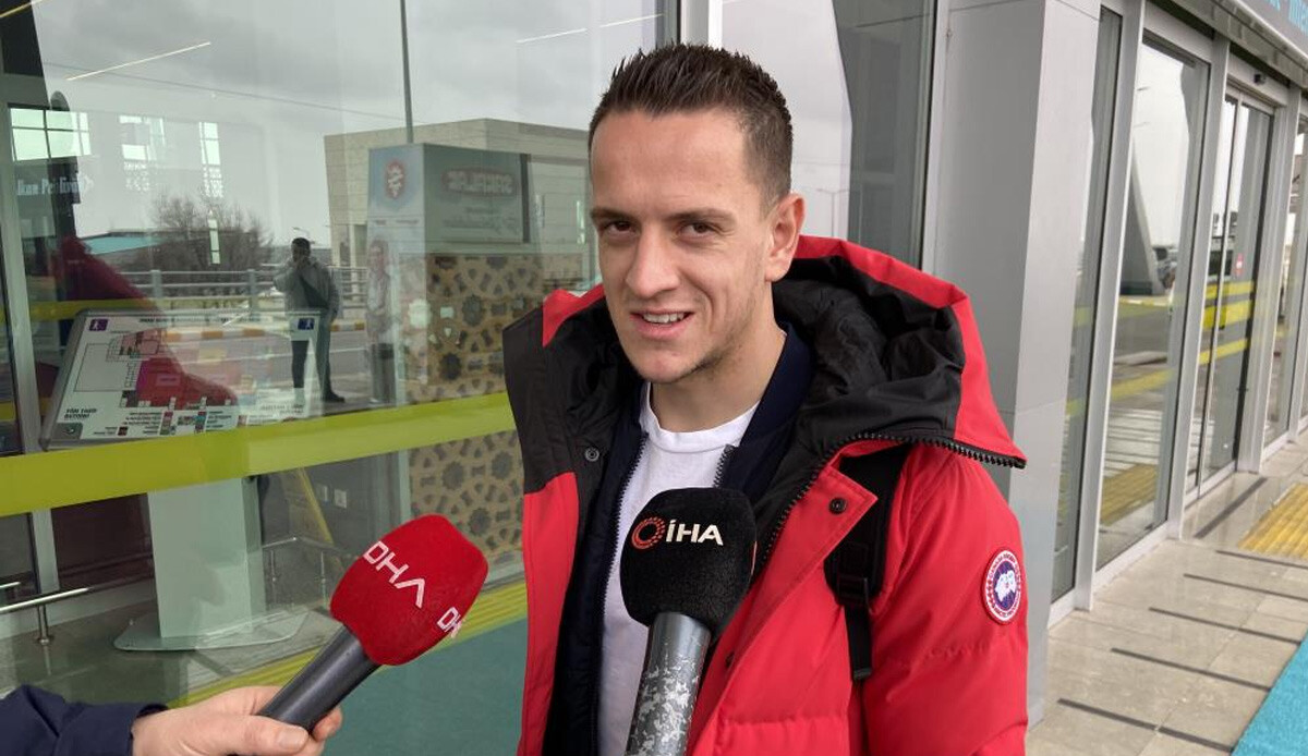 Amir Hadziahmetovic İstanbul&#039;a geldi, Beşiktaş yeni transferini KAP&#039;a bildirdi