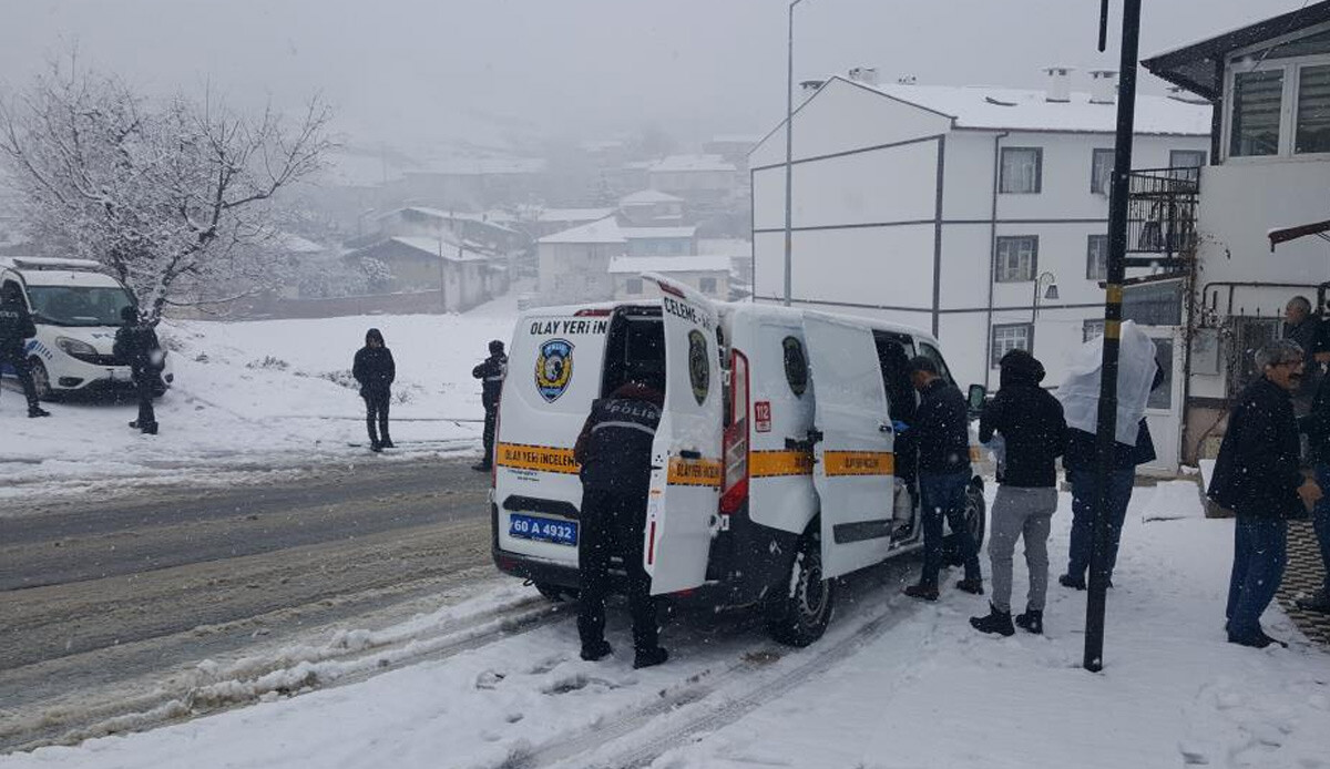 Tokat'ta acı olay! 3 çocuk babası adam 112'yi aradı ama kurtarılamadı Tokat'ta acı olay! 3 çocuk babası adam 112'yi aradı ama kurtarılamadı
