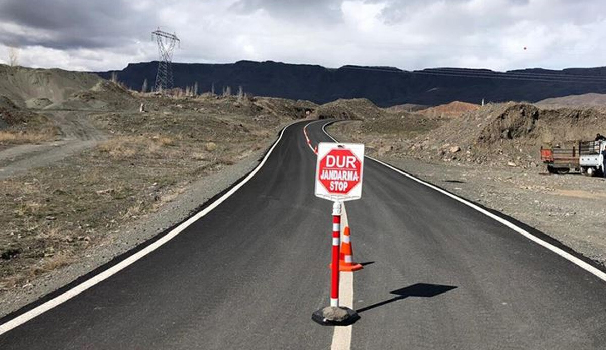 İlçede 'bulaşıcı hastalık' alarmı! Birçok mahallede tedirgin, kaymakamlıktan 'emir' geldi: 10 günlük karantinaya alındılar