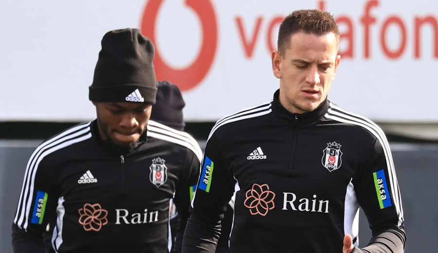 Amir Hadziahmetovic yıllık ücret bonservis ve bonuslar belli oldu, Beşiktaş'a 4.5 yıllık imza attı Amir Hadziahmetovic yıllık ücret bonservis ve bonuslar belli oldu, Beşiktaş'a 4.5 yıllık imza attı