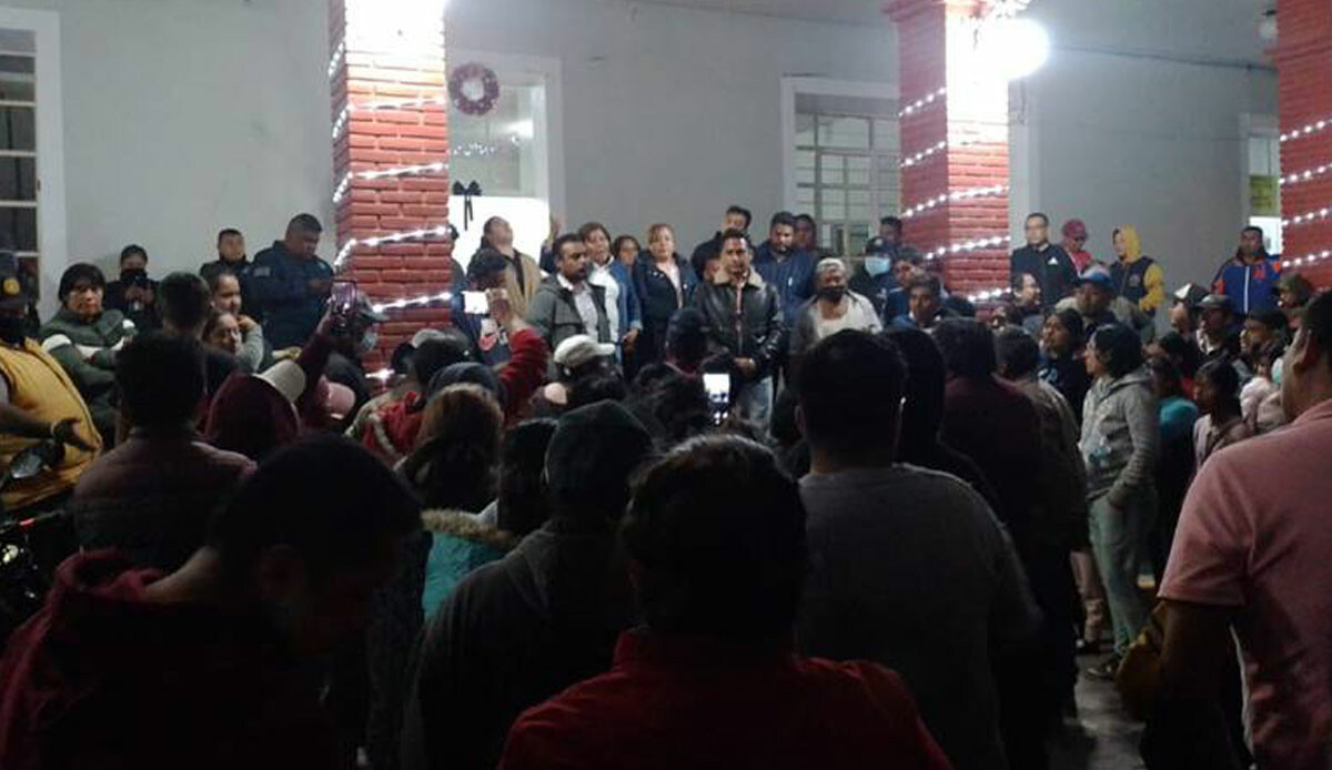 Meksika&#039;da halk belediye başkanını kaçırdı