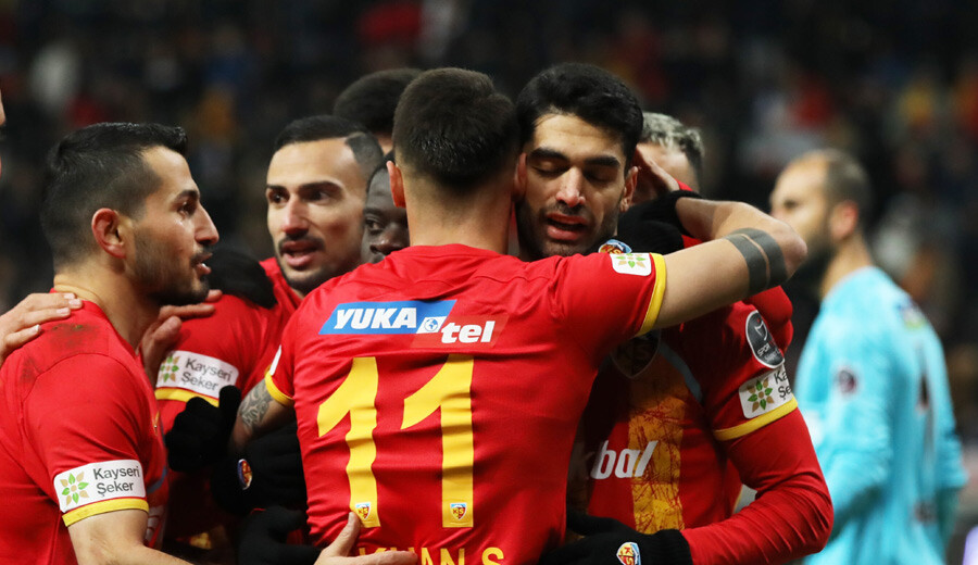 Onur Bulut Fenerbahçe transferinde son durumu Kayserispor Teknik Direktörü Çağdaş Atan açıkladı Onur Bulut Fenerbahçe transferinde son durumu Kayserispor Teknik Direktörü Çağdaş Atan açıkladı