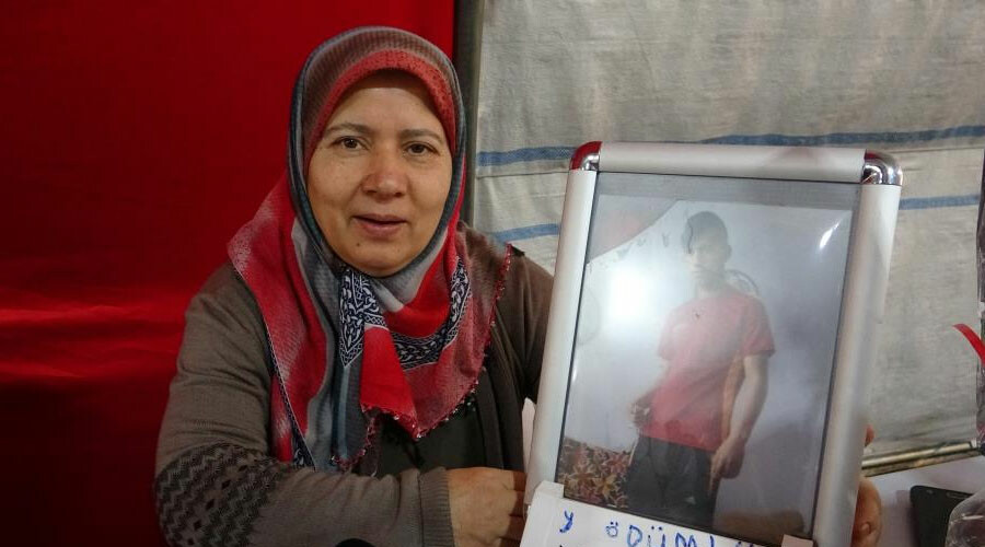 Ailelerin evlatları için yaktığı ateş bin 250 gündür yanıyor: "Kardeşinin düğününü yaptık, seninkini de yapacağız"