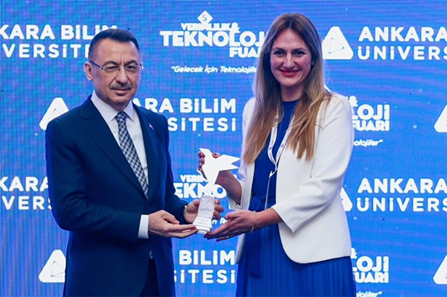 Verimlilik ve Teknoloji Fuarı'nda Hepsiburada'nın yapay zeka çözümleri sergilendi Verimlilik ve Teknoloji Fuarı'nda Hepsiburada'nın yapay zeka çözümleri sergilendi