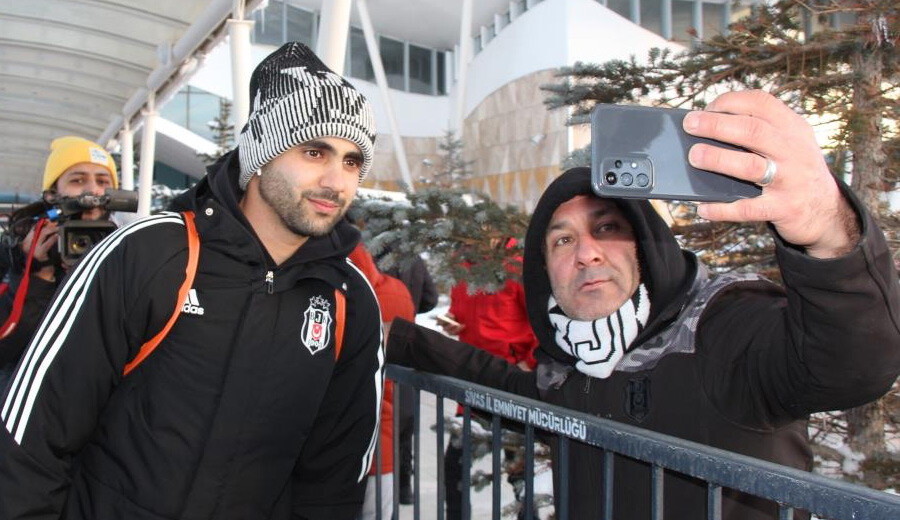 Beşiktaş kafilesi Sivas'ta, Amir Hadziahmetovic Sivasspor maçında ilk 11'de Beşiktaş kafilesi Sivas'ta, Amir Hadziahmetovic Sivasspor maçında ilk 11'de