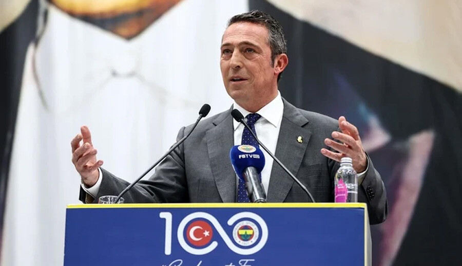 Fenerbahçe taraftarlarından Riva'da TFF protestosu... 