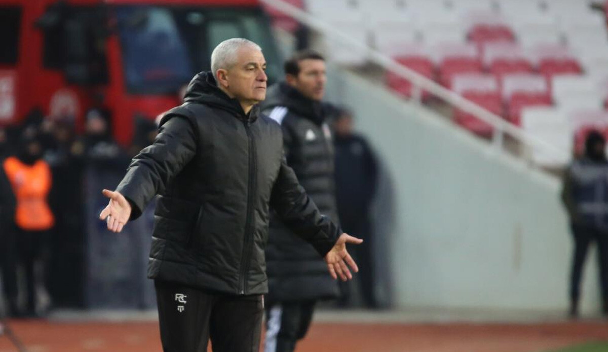 Beşiktaş'ı deviren Sivasspor'un aklı Avrupa'da... Rıza Çalımbay: Türkiye için de çok önemli bir maç Beşiktaş'ı deviren Sivasspor'un aklı Avrupa'da... Rıza Çalımbay: Türkiye için de çok önemli bir maç