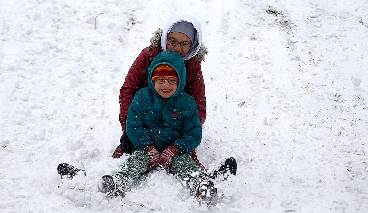 İstanbul ve Ankara&#039;da okullar tatil edildi