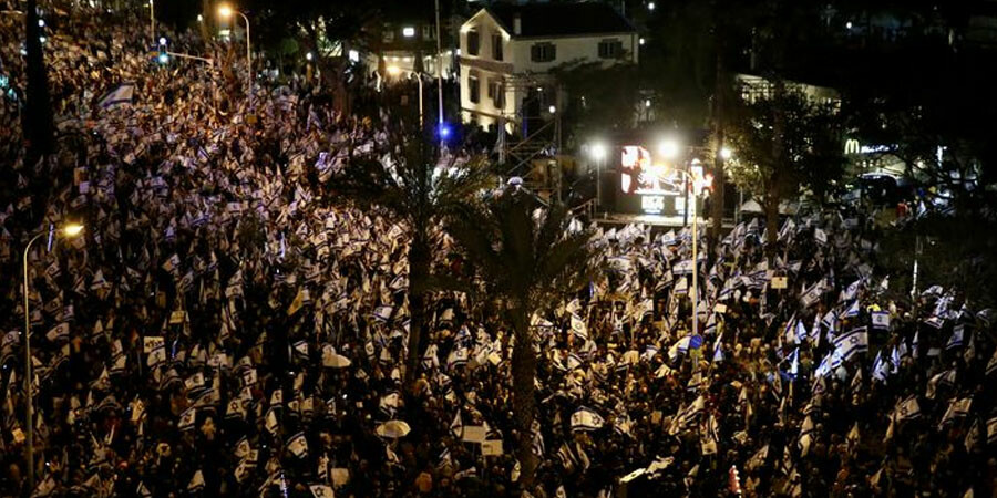 Netanyahu karşıtları sokaklarda! Kitlesel protestolara on binlerce kişi katıldı Netanyahu karşıtları sokaklarda! Kitlesel protestolara on binlerce kişi katıldı