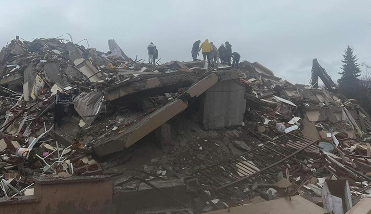 AFAD’dan depremle ilgili hayati uyarı! Arama kurtarma faaliyetlerinde 72 saat önemli, 13 saatlik süre geçti AFAD’dan depremle ilgili hayati uyarı! Arama kurtarma faaliyetlerinde 72 saat önemli, 13 saatlik süre geçti