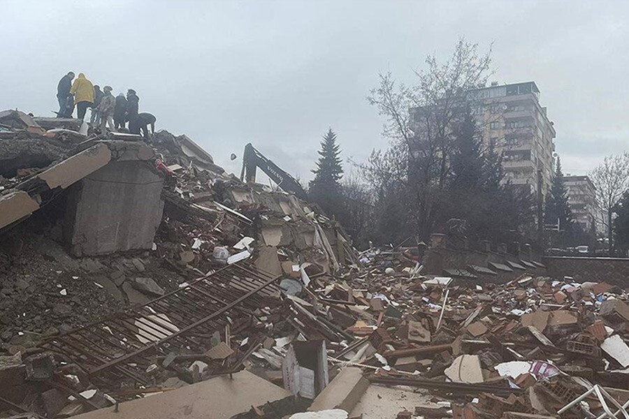 Deprem sonrası ölümlerin en büyük nedeni! Crush sendromu nedir? Enkaz altındakileri neden vatandaşlar kurtarmamalı?