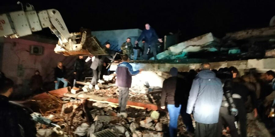 Son dakika: Kahramanmaraş depreminin hissedildiği illerde göçük! Birçok şehirde binalar çöktü Son dakika: Kahramanmaraş depreminin hissedildiği illerde göçük! Birçok şehirde binalar çöktü