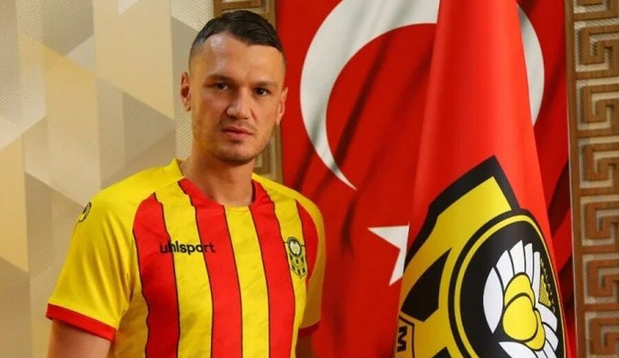 Galatasaraylı İsmail Çipe memleketi Hatay'a giderek arama kurtarma çalışmalarına katıldı Galatasaraylı İsmail Çipe memleketi Hatay'a giderek arama kurtarma çalışmalarına katıldı
