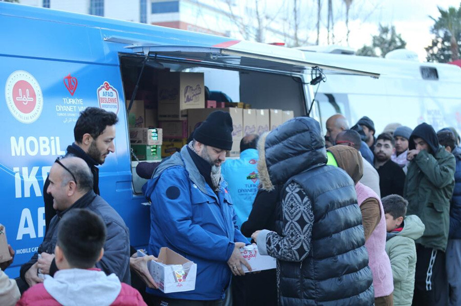 Türkiye Diyanet Vakfı’ndan deprem bölgelerine destekler artarak devam ediyor