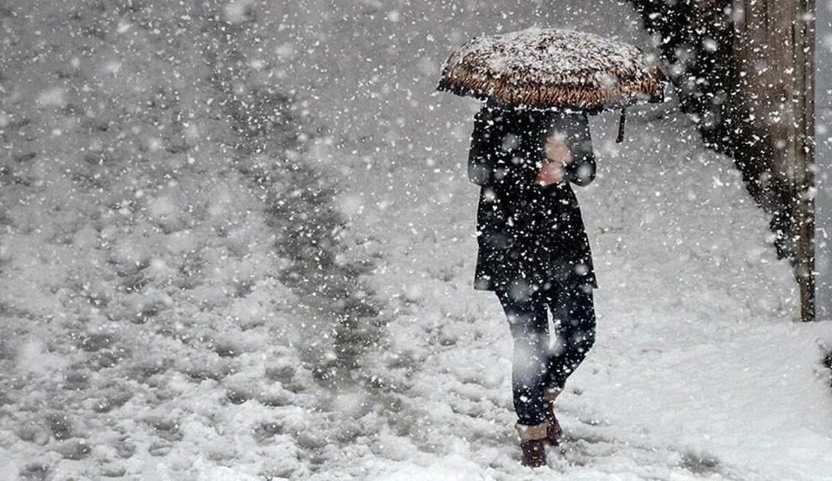 İstanbul'da kar yağışı başladı, lapa lapa yağıyor! ‘Zorunlu olmadıkça çıkmayın’ İstanbul'da kar yağışı başladı, lapa lapa yağıyor! ‘Zorunlu olmadıkça çıkmayın’