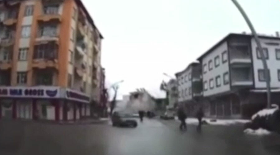 Yer Kahramanmaraş: Depremin vurduğu an kameraya böyle yansıdı Yer Kahramanmaraş: Depremin vurduğu an kameraya böyle yansıdı