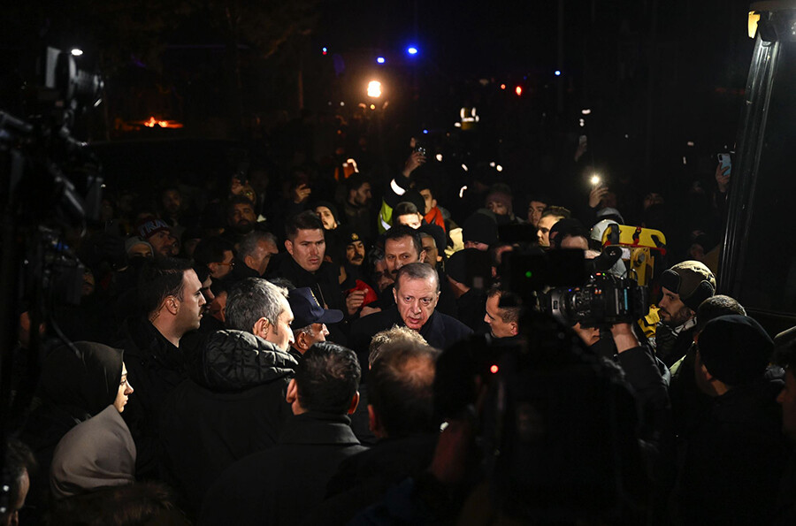 Cumhurbaşkanı Erdoğan depremde en ağır hasarı alan Hatay'da inceleme yapıyor