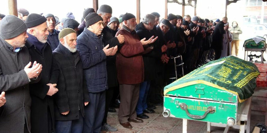 Kahreden olay: Kızının enkazdan kurtarılmasını bekleyen baba kalp krizi sonucu vefat etti