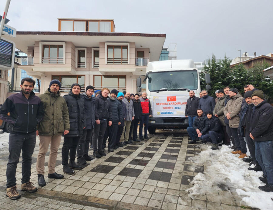 Sadakataşı ekipleri deprem bölgesinde