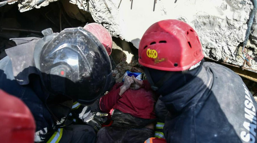 Depremin merkezinde inanılmaz kurtuluş: 59 saat sonra enkazdan çıkarıldı