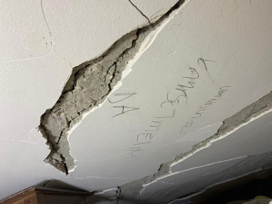 Umudunu kaybetmedi! 64 saat sonra enkazdan sağ salim çıkarıldı