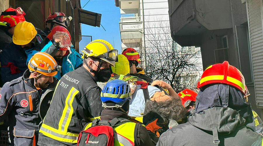 Hatay ve Malatya’dan 80 saat sonra çifte mutluluk! Enkazdan sağ çıktılar Hatay ve Malatya’dan 80 saat sonra çifte mutluluk! Enkazdan sağ çıktılar