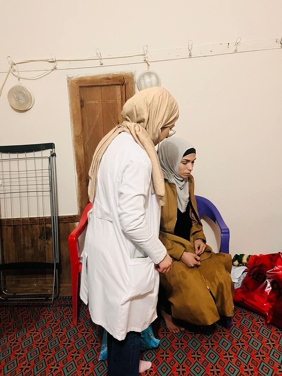 Manisa'ya getirilen depremzedeler, gözyaşlarıyla karşılandı Manisa'ya getirilen depremzedeler, gözyaşlarıyla karşılandı