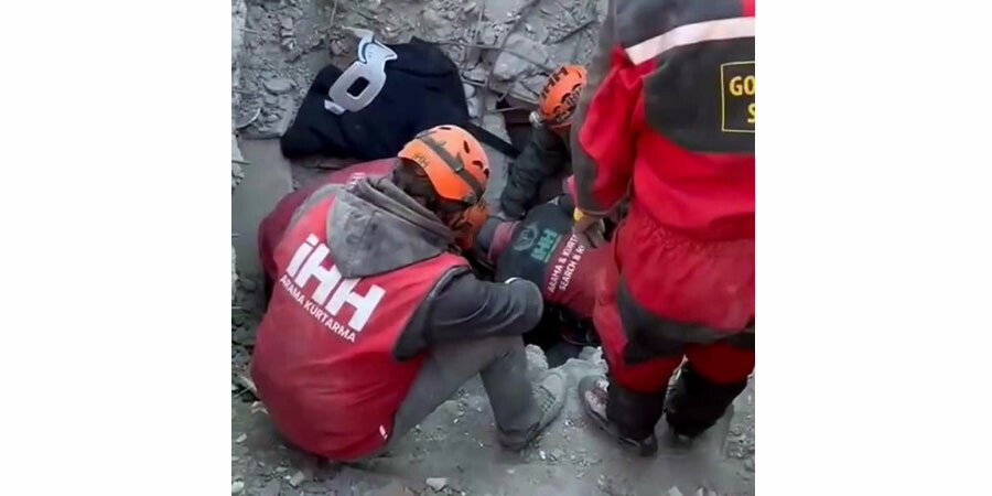 Depremin 103. saati! Umutları canlı tutan gelişme: Hatay’da 6 kişi enkazdan sağ çıkarıldı