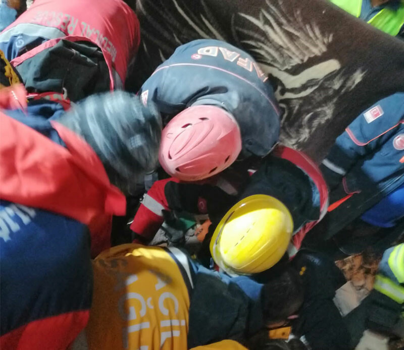 100 saat sonra hayata merhaba! İnanılmaz kurtuluşlar peş peşe geldi